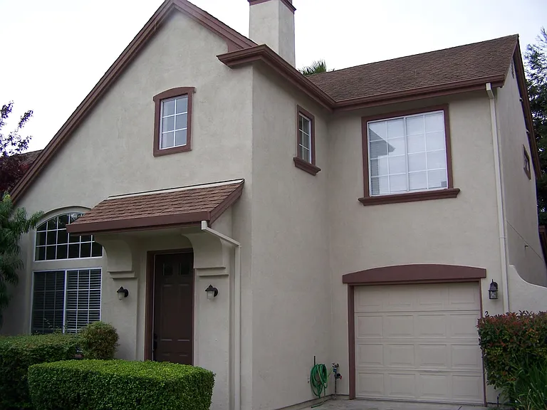 230 Holland Cir — Photo 1