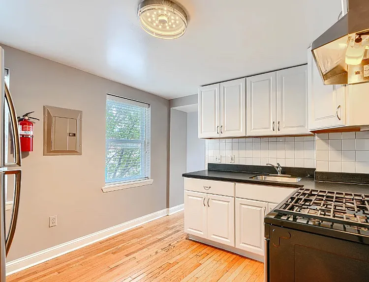 1801 Light St #2 — Photo 7