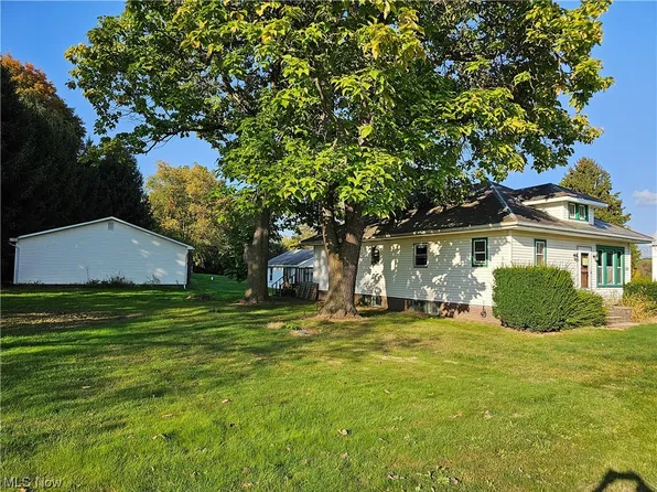 16064 W Pine Lake Rd, Beloit, OH 44609