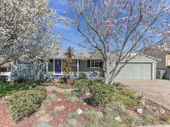230 Patricia Ln, Sutter Creek, CA 95685