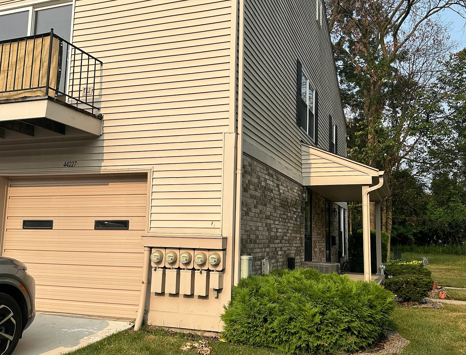 2 bed, 908 sqft, $1,400 — Photo 1