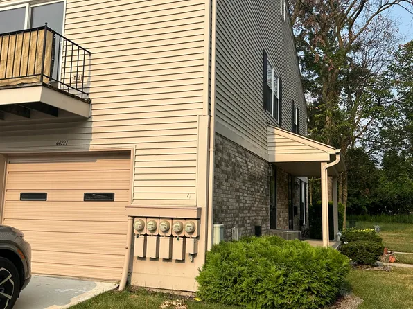 44227 Providence Dr, Clinton Township, MI 48038