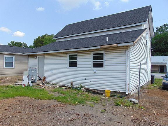 5th image of 520 E Irvine St