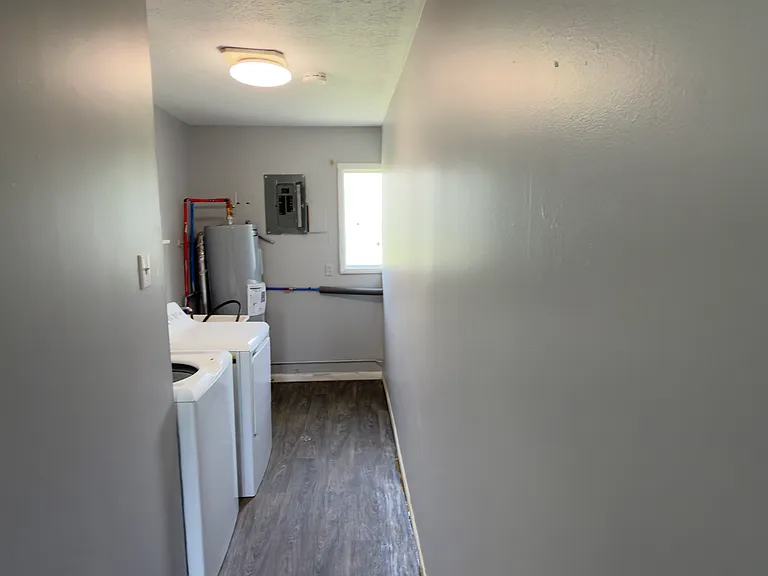 476 N Burkhart Rd — Photo 11