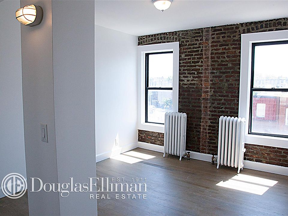 2nd image of 425 Grand Ave APT D5