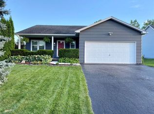 83 Grangerford Hts, West Henrietta, NY 14586