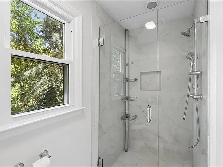 210 Willow Lake Cv — Photo 36