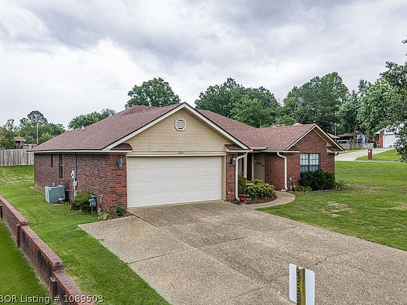 4th image of 1602 Hunter Hill Dr