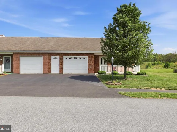 341 Winding Oak Dr, Hagerstown, MD 21740