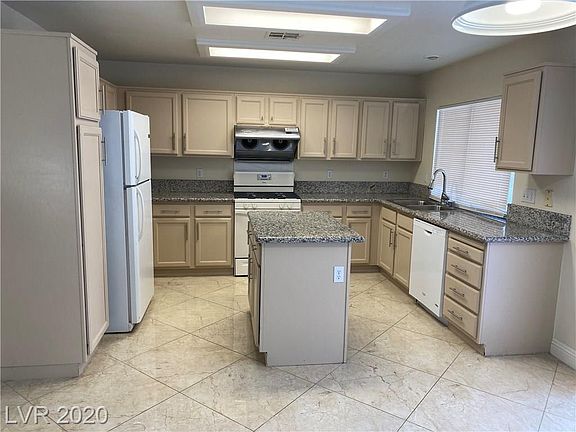 2nd image of 3347 Edenville Dr