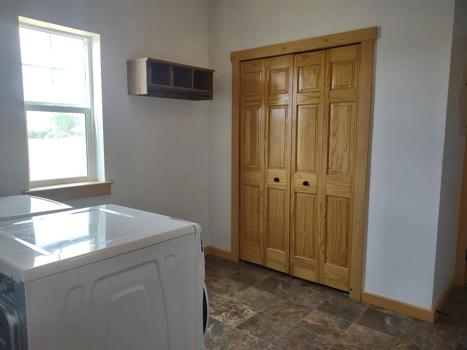 1018 River Bend Street - 1 — Photo 3