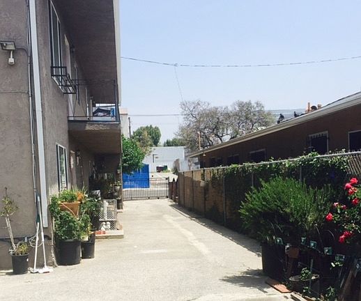 4th image of 2728 Hyans St