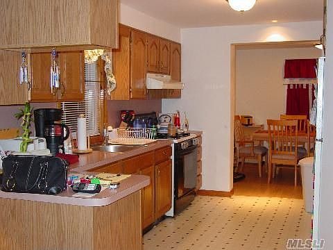 2nd image of 58 Ash St