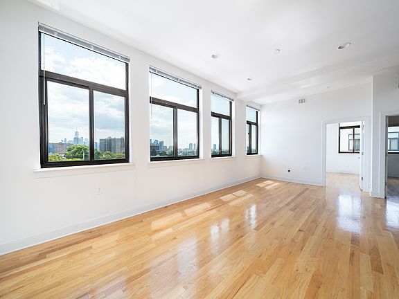 4th image of 136-138 Oakland Ave #5L