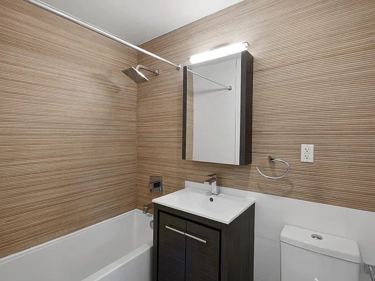 654 Putnam Ave #4B — Photo 5