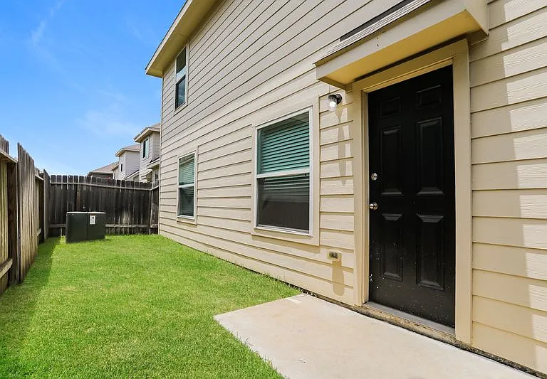 18531 Rock Flats Ravine Dr — Photo 7