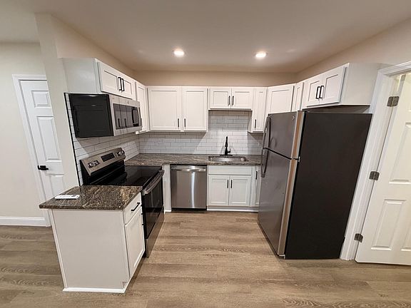 2nd image of 538 Clinton Springs Ave #3