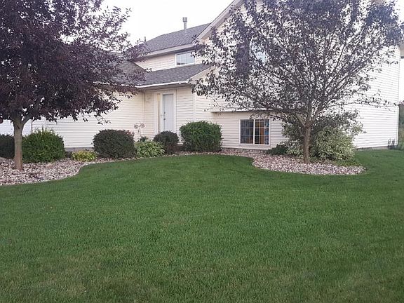 4th image of 700 W 12th St