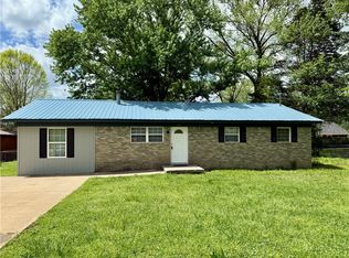 339 N Davis St, Pea Ridge, AR 72751