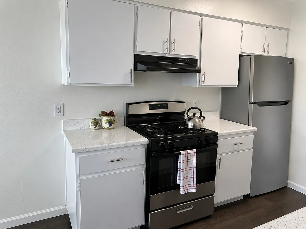 Village Square Apartments — Photo 3
