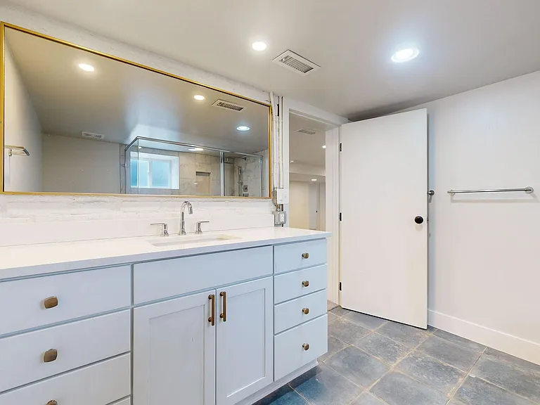 712 Harrison St — Photo 24
