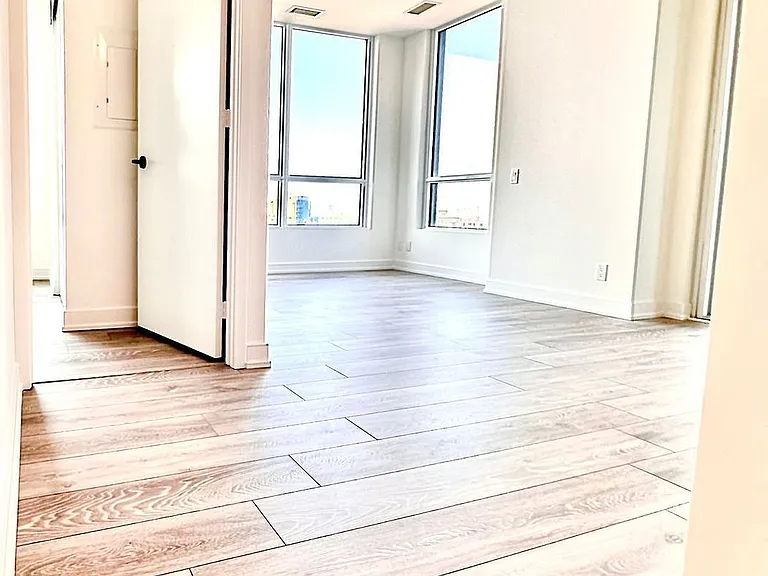 108 Peter St #1911 — Photo 15