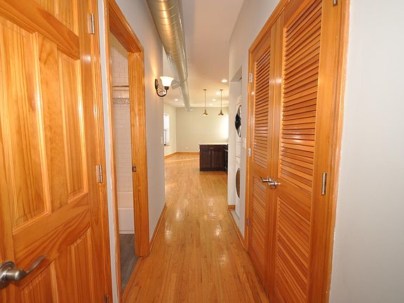 4th image of 529 E Oakwood Blvd APT 1