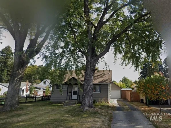 1214 Logan St, Moscow, ID 83843