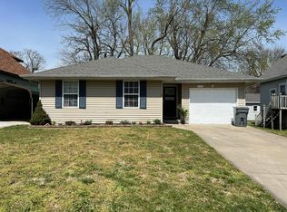 1107 W Hamilton St, Springfield, MO 65802