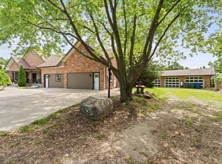 1 Florian St #15, Essex, ON N8M 3E2