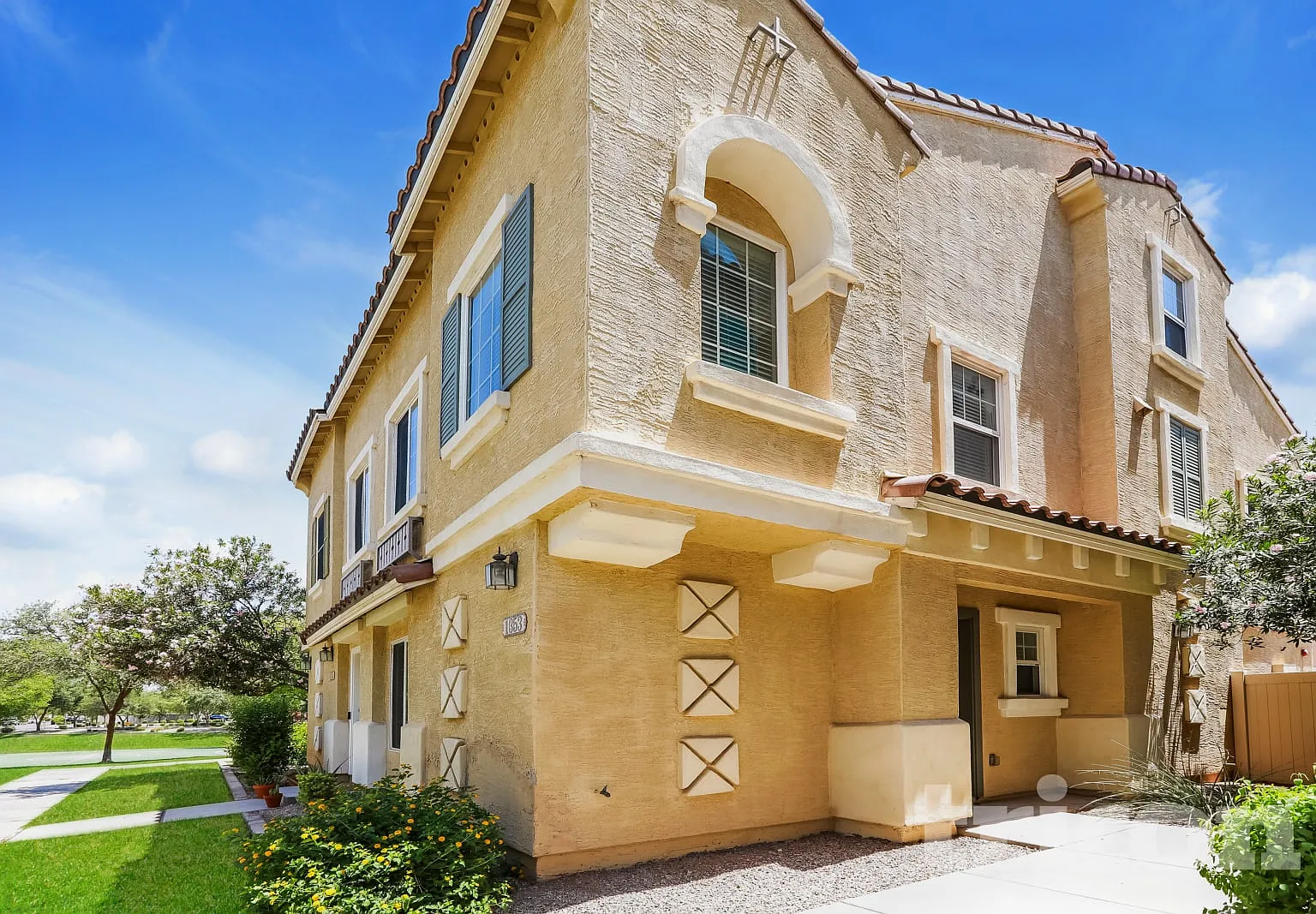 1353 S Sabino Drive Gilbert AZ — Photo 1