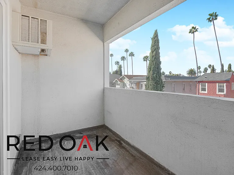 1835 Taft Ave #12 — Photo 6