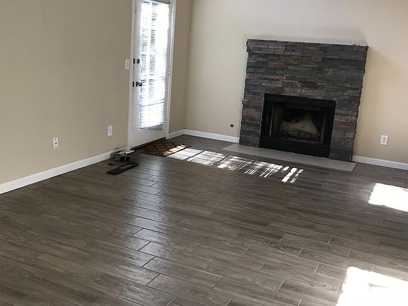 5th image of 1447 Parkside Club Dr