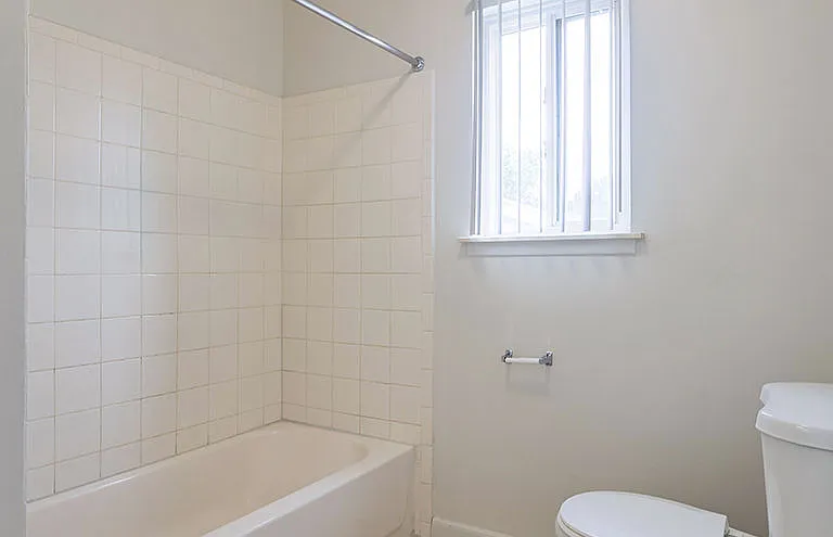 Sterling Park Apartments — Photo 30