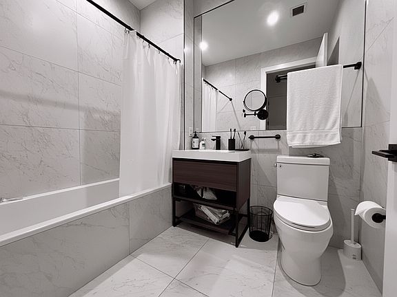 5th image of 420 Gates Ave APT 2A