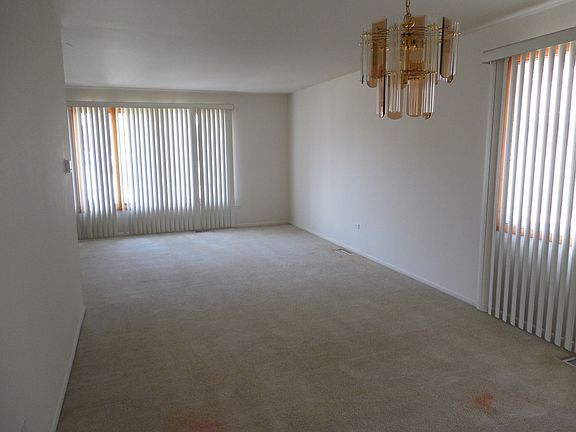 5th image of 17637 Oakwood Ave