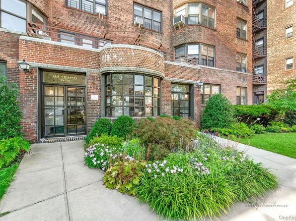 98-120 Queens Blvd #5D, Forest Hills, NY 11375