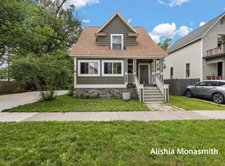 313 N 5th St, Grand Haven, MI 49417