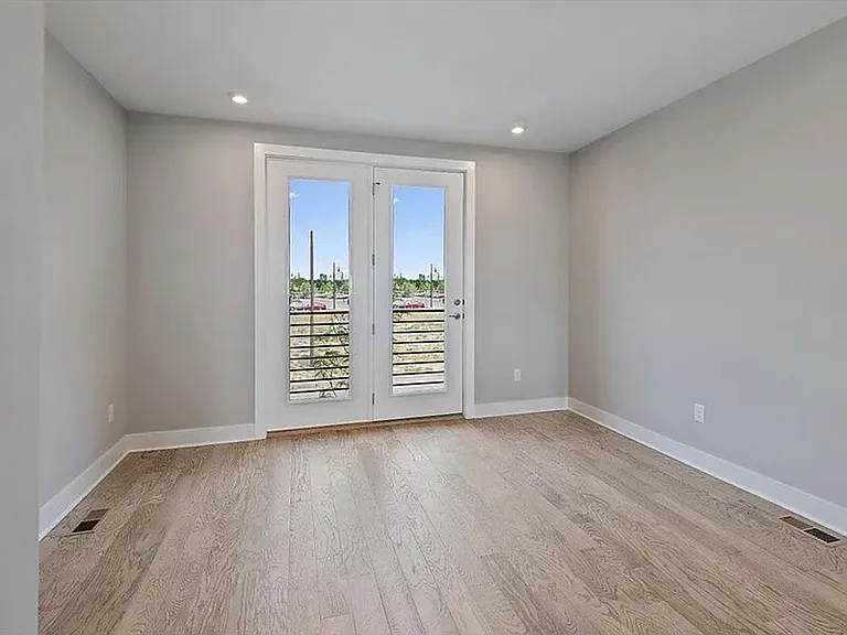 7234 Otley Dr — Photo 18