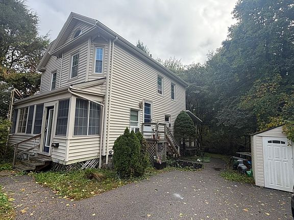 3rd image of 655 N Main St