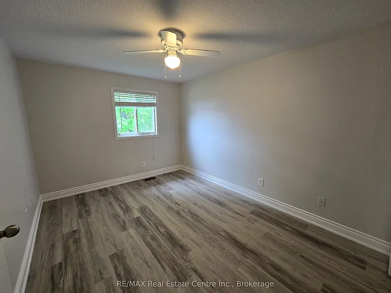 95 Westmeadow Dr — Photo 5