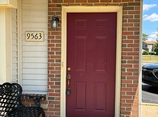 9562 Lakeside Dr, Ypsilanti, MI