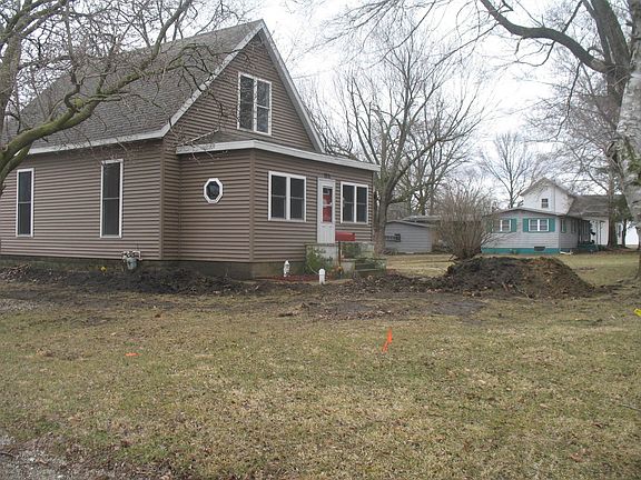 3rd image of 720 N Plum St