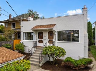 2337 N 59th St, Seattle, WA 98103