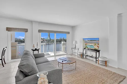 2908 Bayshore Dr Photo 1