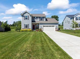 N7994 Woodland Ct, Ixonia, WI 53036