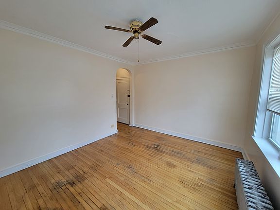 3rd image of 5948 N Artesian Ave #3