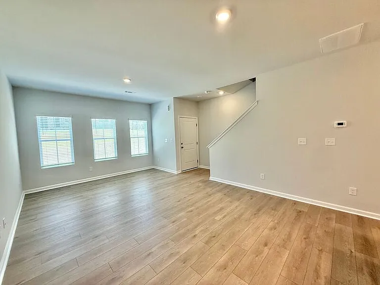 112 Silver Fir Ln — Photo 2