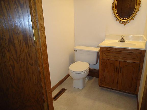 1 1/2 Bathrooms
