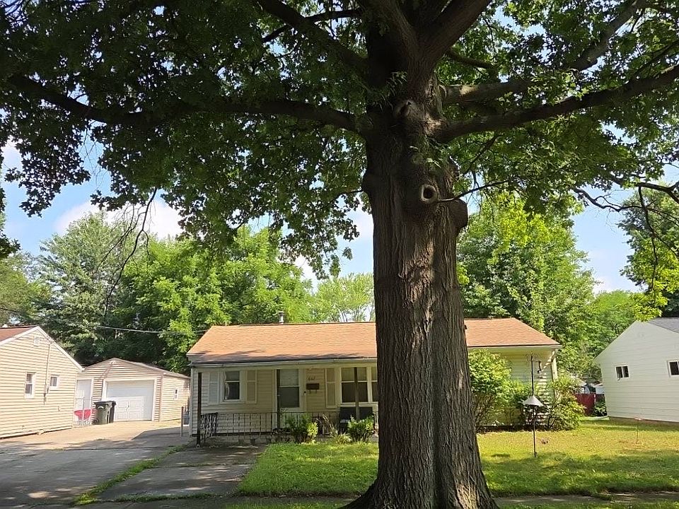 1st image of 867 Oak St